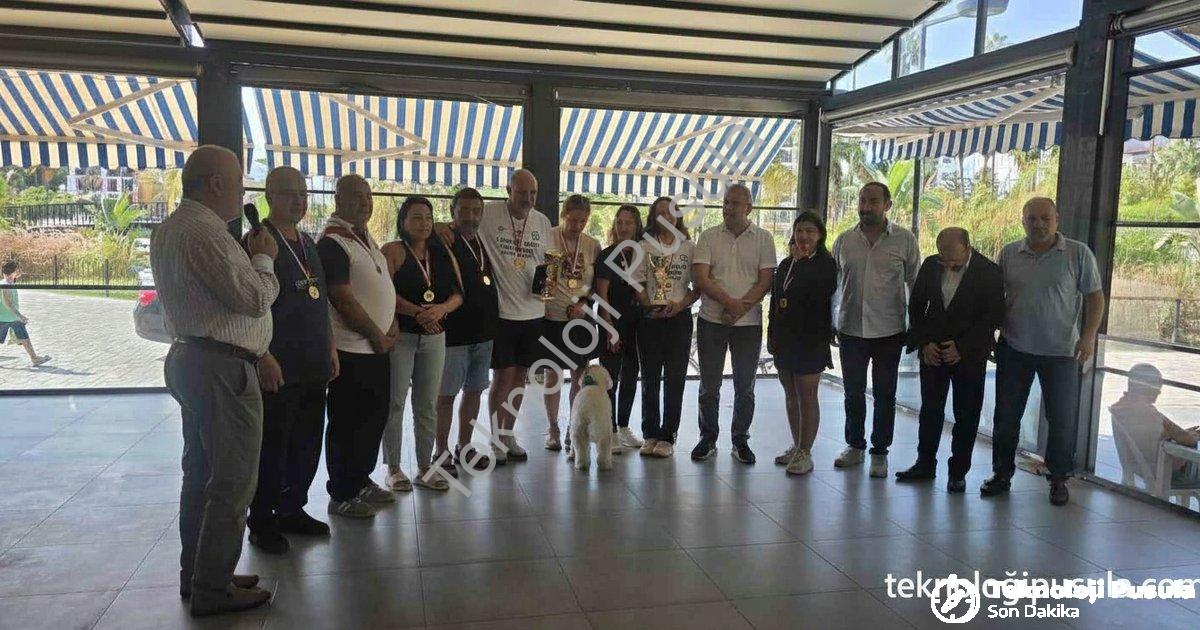 ELİF BERKE 4 EKİM’DE HATAY’DA DÜZENLENEN 5. İSKENDERUN KÖRFEZİ AÇIK DENİZ YÜZME MARATONU’NDA GENEL KLASMAN VE YAŞ GRUBUNDA 39 KİLOMETRELİK MESAFEYİ 14 SAATTE YÜZEREK TÜRKİYE BİRİNCİSİ OLDU.