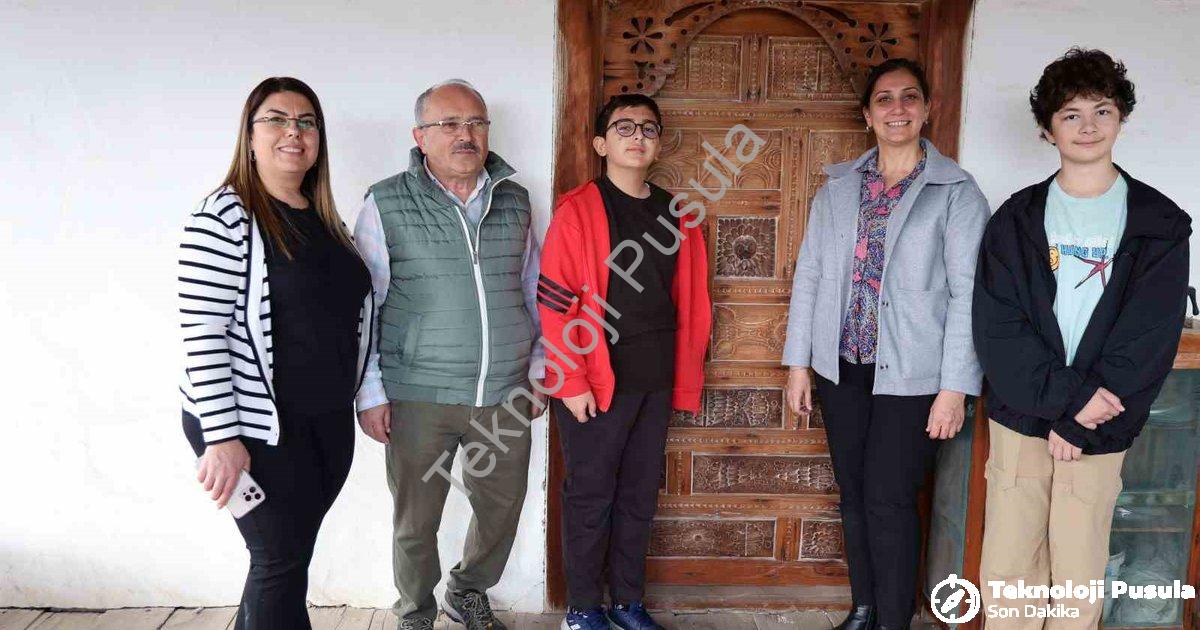 "Tarihi Katrancı Evleri Yok Olmaktan Kurtuluyor: Bilim ve Gençlik El Ele" başlıklı haber için fotore