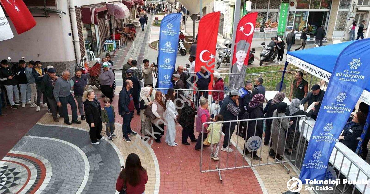 "Kuyucak'ta Ata Tohumu Bereketi: Binlerce Fide Toprakla Buluştu" başlıklı haber için fotorealistik,