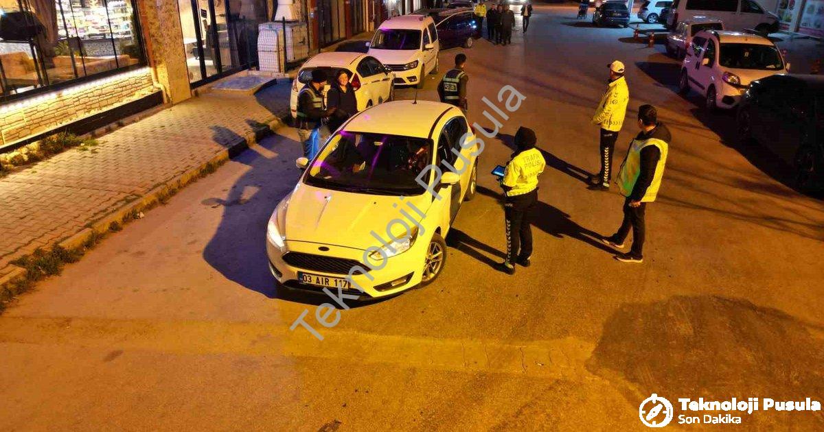 "Bolvadin'de Geniş Çaplı Huzur Operasyonu: 562 Kişi Sorgulandı" başlıklı haber için fotorealistik, p