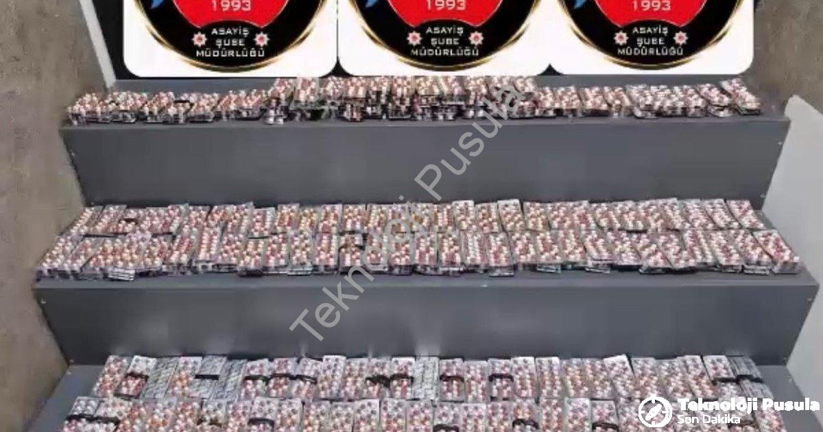 "İzmir'de Yunus Timlerinden Nefes Kesen Denetim: Bilanço Ağır" başlıklı haber için fotorealistik, pr