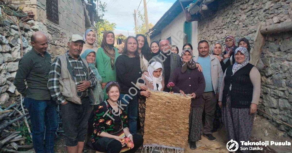 "Denizli Çal'da Eşsiz Keşif: Mısır Kapçığı Hasır Dokuma Tekniği" başlıklı haber için fotorealistik,