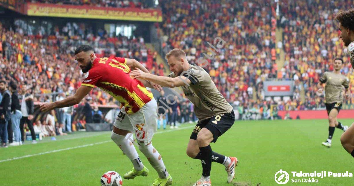 "Göztepe ve Kocaelispor Kapışmasında Gol Sesi Çıkmadı: 0-0" başlıklı haber için fotorealistik, profe