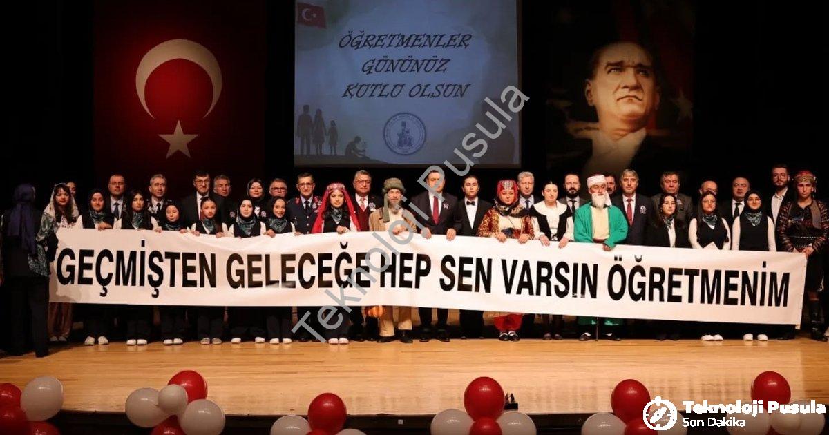 "Kütahya'da Öğretmenler Günü Coşkusu Yaşandı" başlıklı haber için fotorealistik, profesyonel bir hab