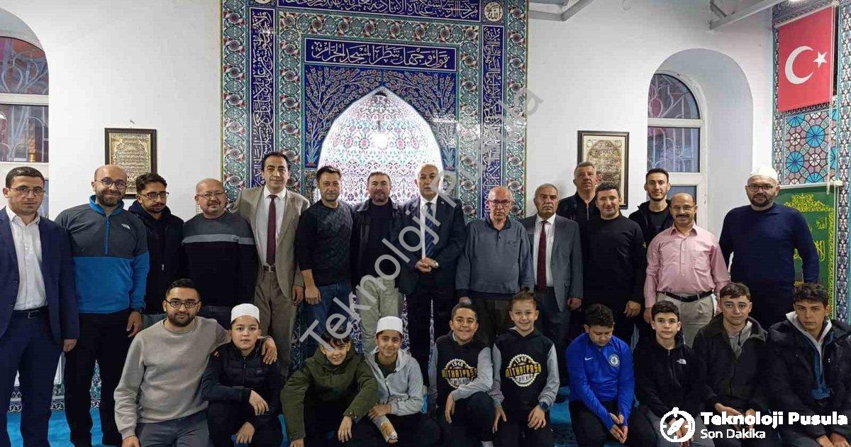 "Emirdağ'da Öğretmenler İçin Özel Sabah Programı Düzenlendi" başlıklı haber için fotorealistik, prof