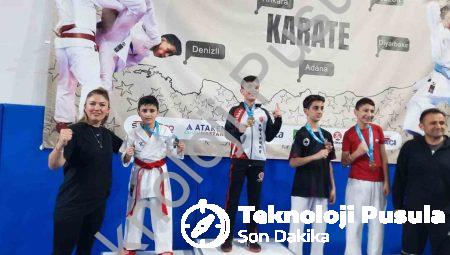 Aliağalı Genç Karateciler Denizli’de Fırtına Gibi Esti: 4 Madalya