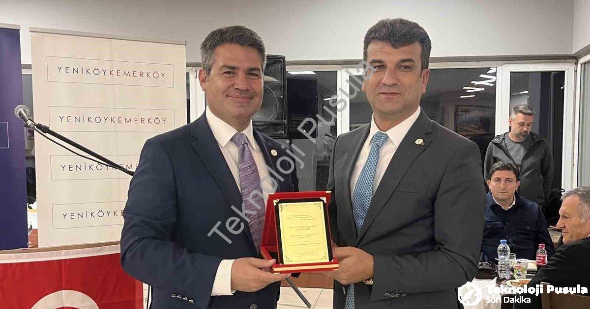 "Yeniköy Kemerköy Enerji'den Milaslı Öğretmenlere Vefa Dolu Gece" başlıklı haber için fotorealistik,