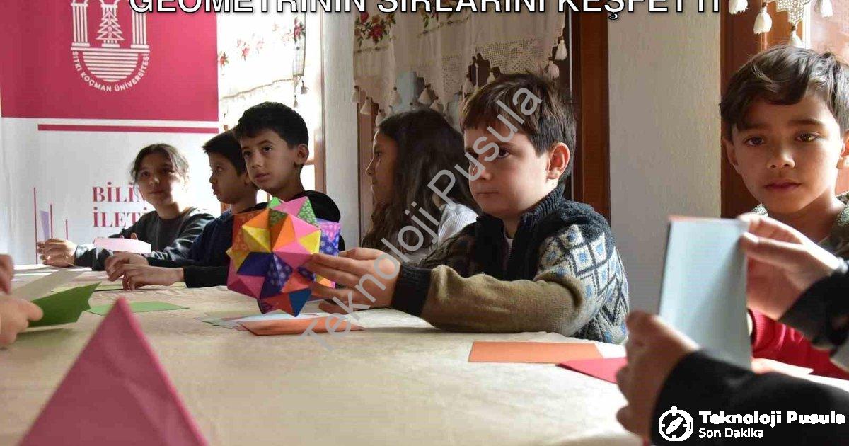 "MSKÜ’de Çocuklar Origami Sanatıyla Geometrinin Sırlarını Keşfetti" başlıklı haber için fotorealisti