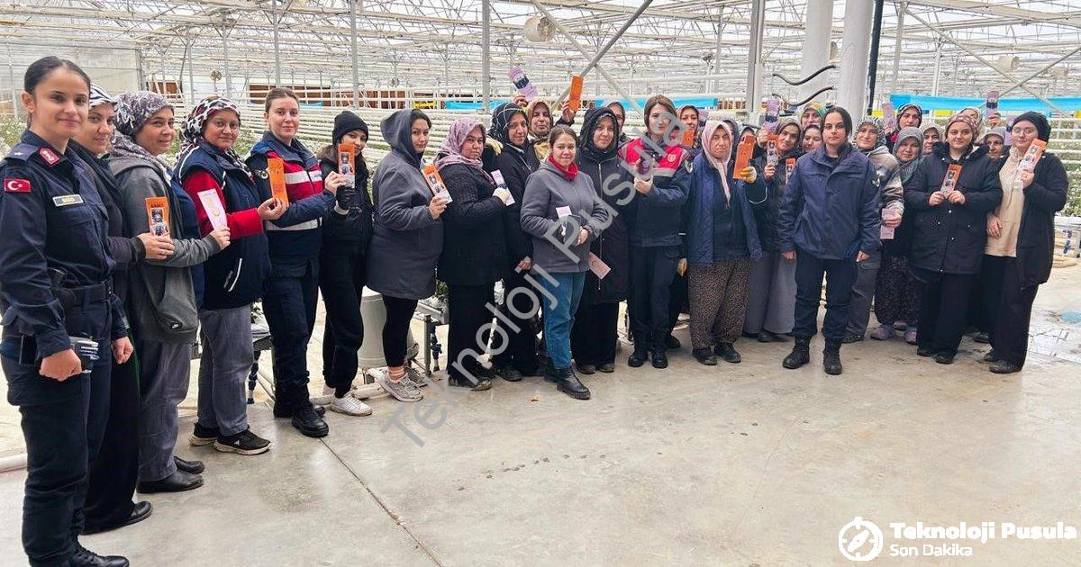 "Simav'da Teknoloji Destekli Güvenlik Adımı: 54 Kadına KADES Eğitimi" başlıklı haber için fotorealis